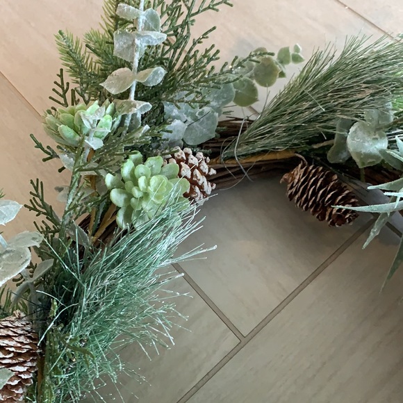 Fall/winter wreath - Picture 3 of 4